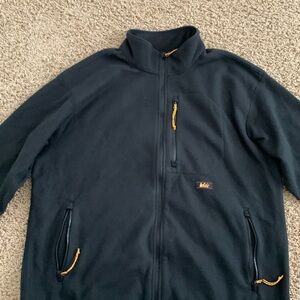 Fleece Zip-up